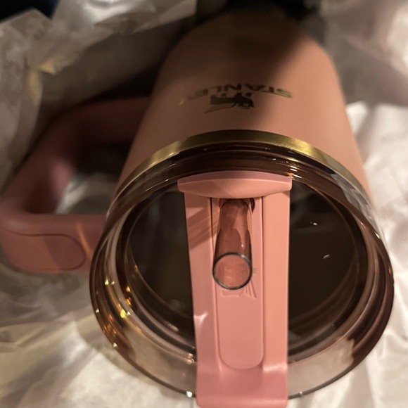 Stanley Antique Pink.💕 40 oz Sold out NWT - Picture 3 of 4